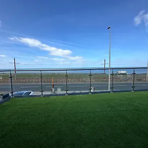 Queens 1 Apartment Blackpool