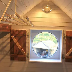 The Scullery - A Quirky Annex With Wood Fire Holiday home
